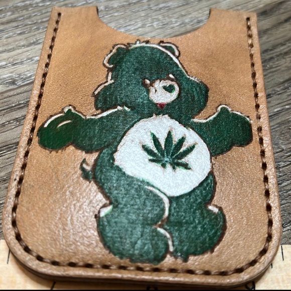 Handmade Custom Leather Minimalist Wallet - Picture 6 of 6